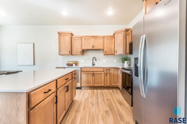 9207 W 43rd St Street, Sioux Falls, SD 57106