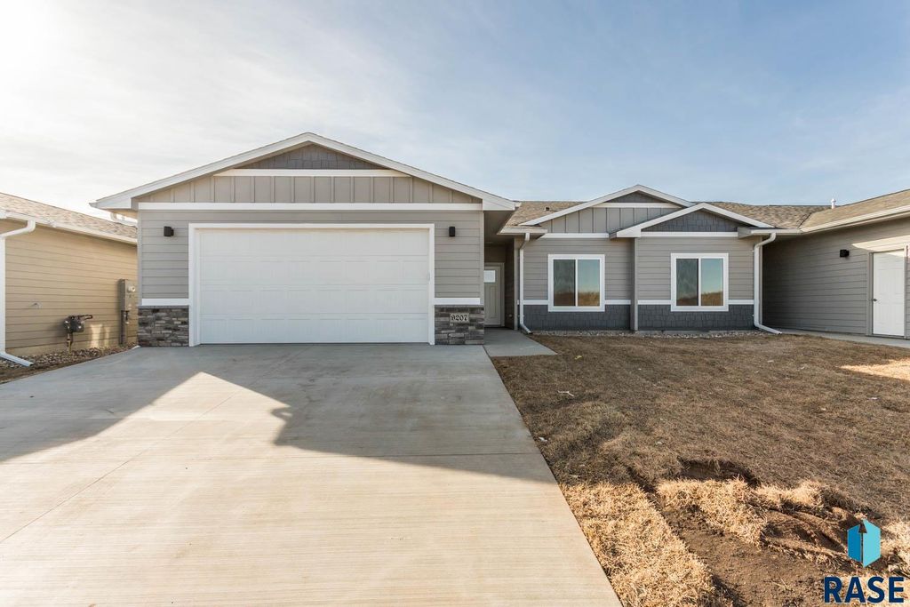 9207 W 43rd St Street, Sioux Falls, SD 57106