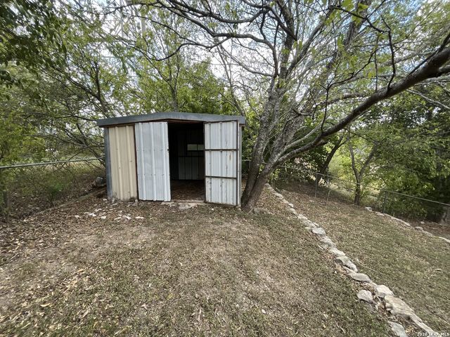 7422 Valley Oak St, Live Oak, TX 78233