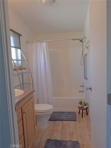 4 Oxford Way, Northridge, CA 91324
