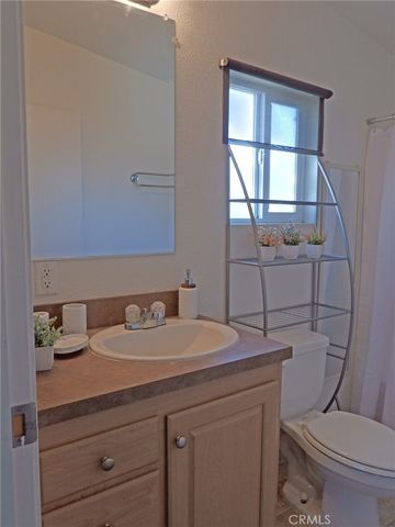 4 Oxford Way, Northridge, CA 91324