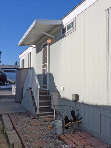4 Oxford Way, Northridge, CA 91324