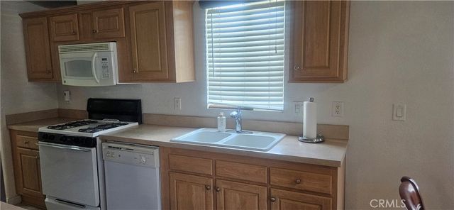 4 Oxford Way, Northridge, CA 91324