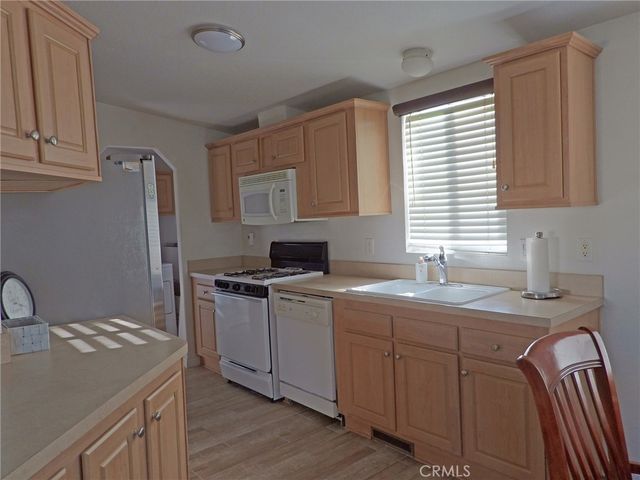 4 Oxford Way, Northridge, CA 91324