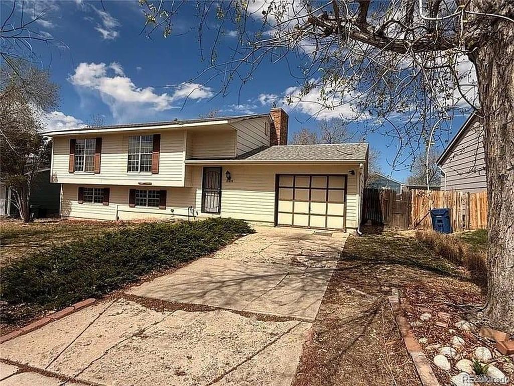 18035 E Iowa Dr, Aurora, CO 80017