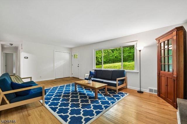 200 Pleasant Plains Rd, Long Hill Twp., NJ 07980