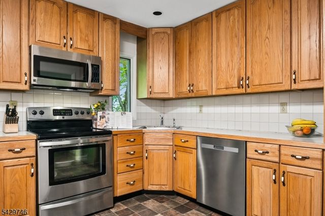 200 Pleasant Plains Rd, Long Hill Twp., NJ 07980