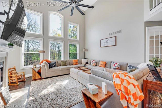 1445 Wood Trail, Oxford Charter Township, MI 48371