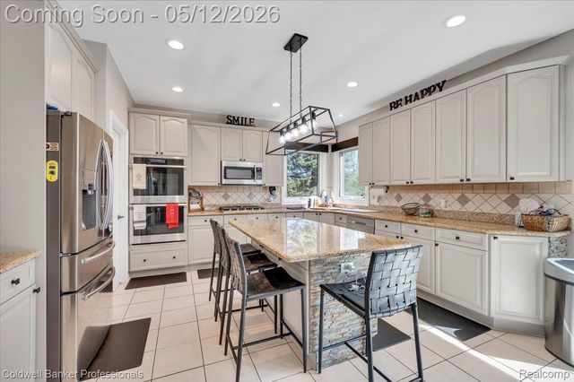 1445 Wood Trail, Oxford Charter Township, MI 48371