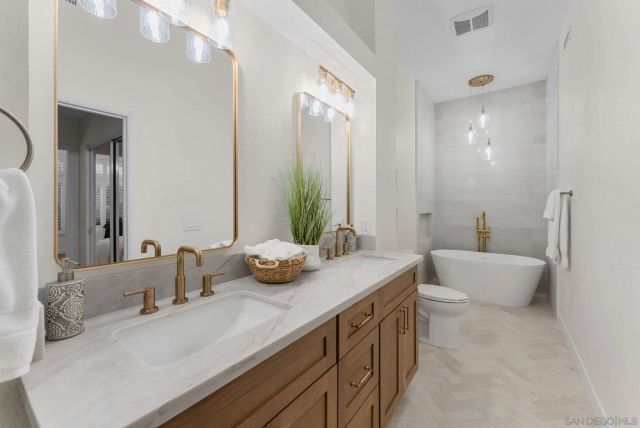 1686 Hermosita, San Marcos, CA 92078
