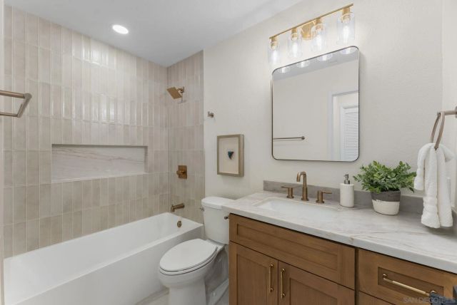 1686 Hermosita, San Marcos, CA 92078