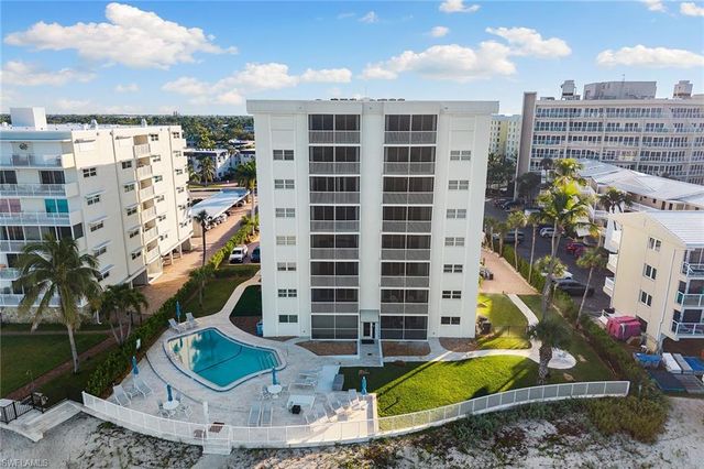 1919 Gulf Shore BLVD N # 101, Naples, FL 34102