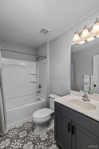 17129 Centaur Station Drive, Wildwood, MO 63040