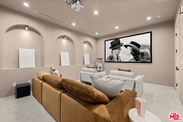 11746 La Maida Street, Valley Village, CA 91607