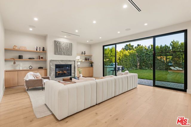 11746 La Maida Street, Valley Village, CA 91607