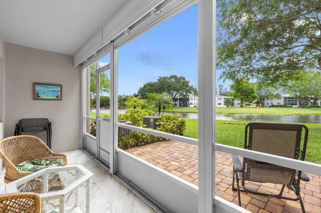 266 Ventnor S, Deerfield Beach, FL 33442