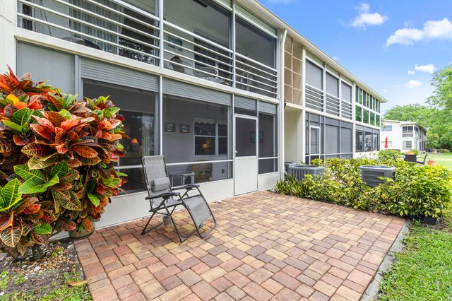 266 Ventnor S, Deerfield Beach, FL 33442