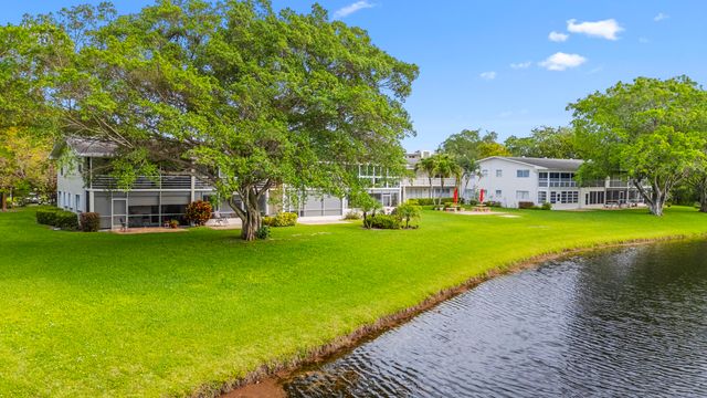 266 Ventnor S, Deerfield Beach, FL 33442