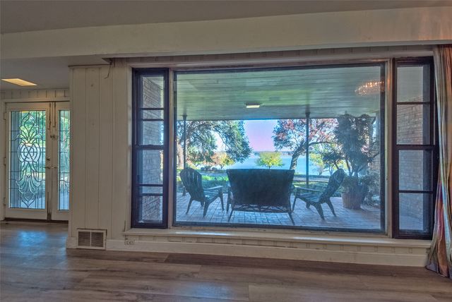 3505 W Lawther Drive, Dallas, TX 75214