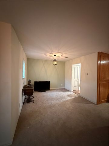 7135 Cosgrove Drive, Dallas, TX 75231