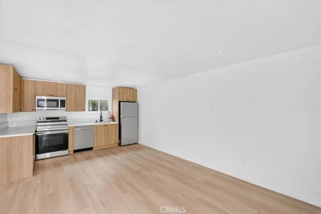 270 11th 1, Upland, CA 91786
