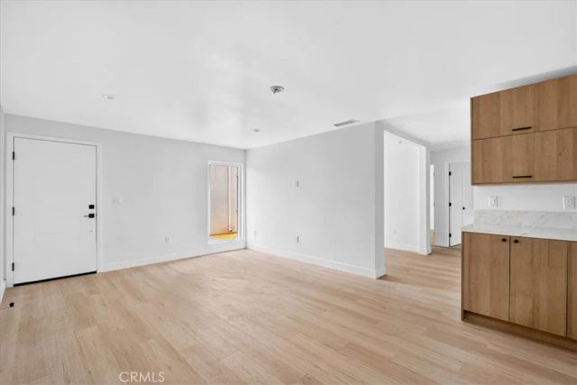 270 11th 1, Upland, CA 91786