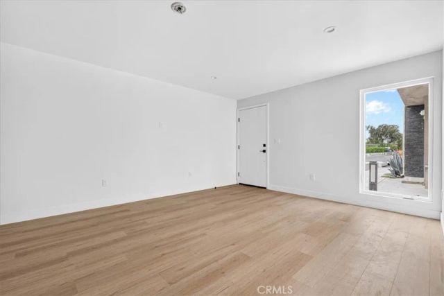 270 11th 1, Upland, CA 91786