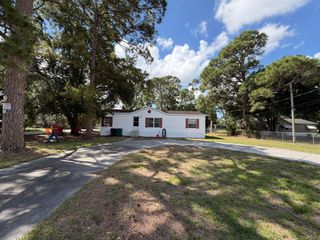 5924 NE 4th Lane, Okeechobee, FL 34974