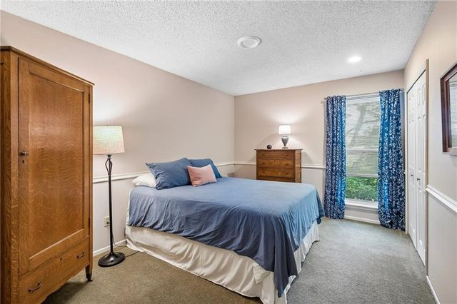 5757 N Anita Avenue, Kansas City, MO 64151