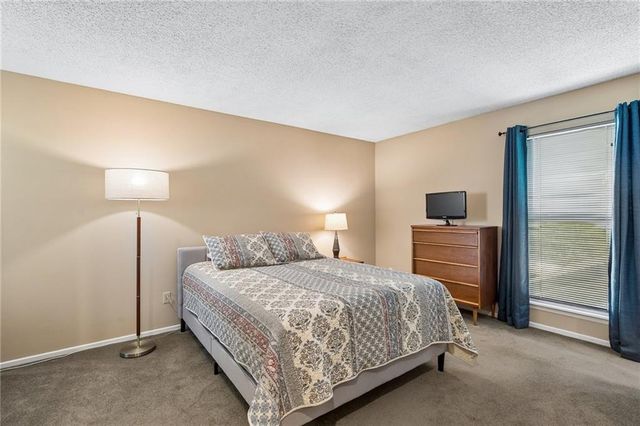 5757 N Anita Avenue, Kansas City, MO 64151