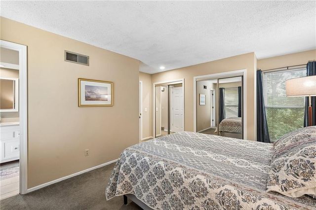 5757 N Anita Avenue, Kansas City, MO 64151