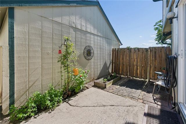 5757 N Anita Avenue, Kansas City, MO 64151