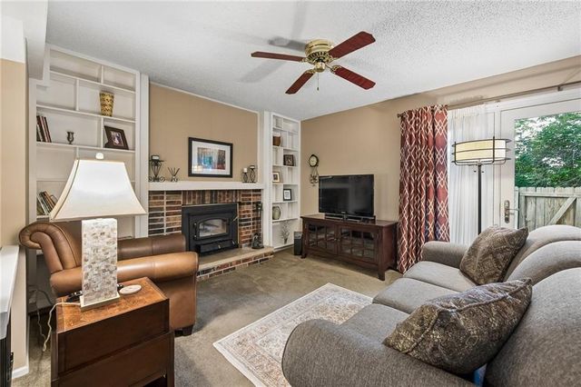 5757 N Anita Avenue, Kansas City, MO 64151