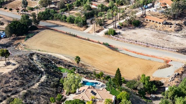 14735 Descanso, Lake Mathews, CA 92570