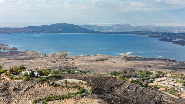 14735 Descanso, Lake Mathews, CA 92570