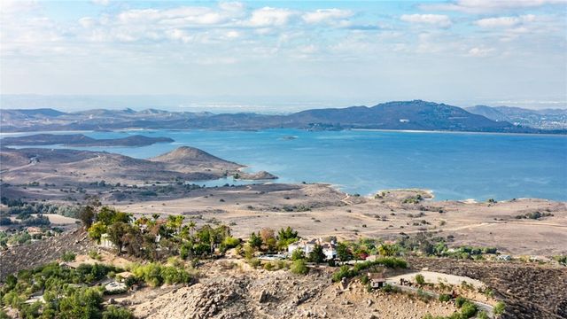 14735 Descanso, Lake Mathews, CA 92570