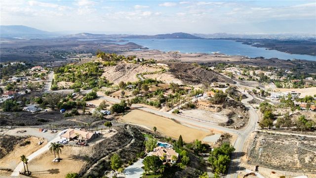 14735 Descanso, Lake Mathews, CA 92570