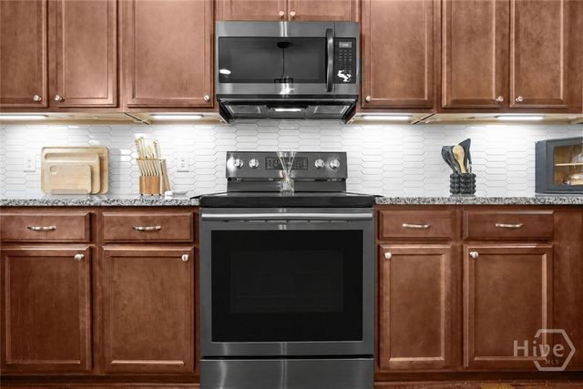 121 Waverly Way, Savannah, GA 31407