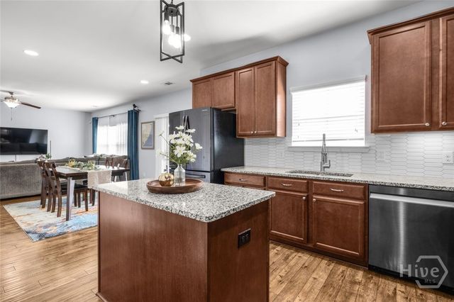 121 Waverly Way, Savannah, GA 31407