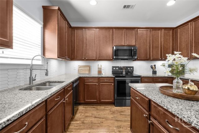 121 Waverly Way, Savannah, GA 31407