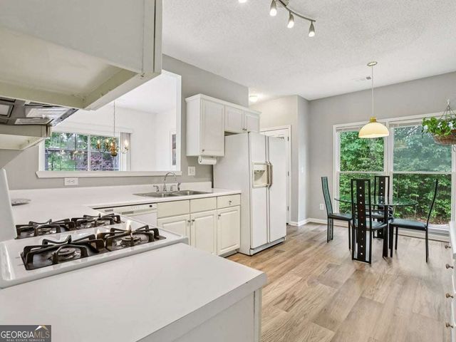2572 Pembrooke Way, Lawrenceville, GA 30044
