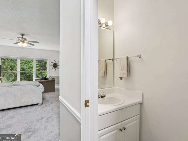 2572 Pembrooke Way, Lawrenceville, GA 30044