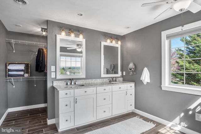 432 FARMHOUSE LN, Palmyra, PA 17078