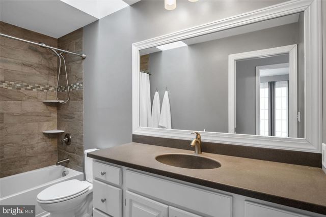 432 FARMHOUSE LN, Palmyra, PA 17078