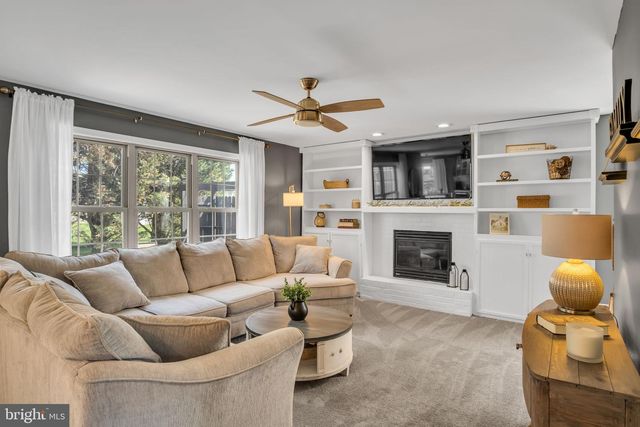 432 FARMHOUSE LN, Palmyra, PA 17078