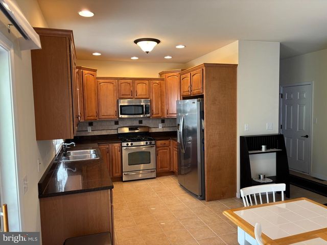 3929 TRAYER LN, Mechanicsburg, PA 17050