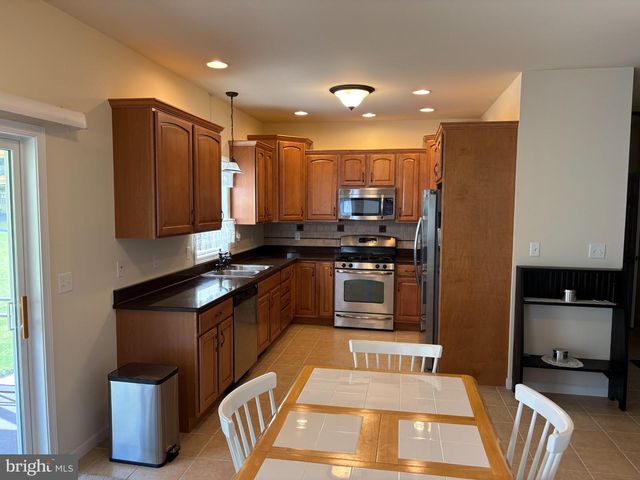 3929 TRAYER LN, Mechanicsburg, PA 17050