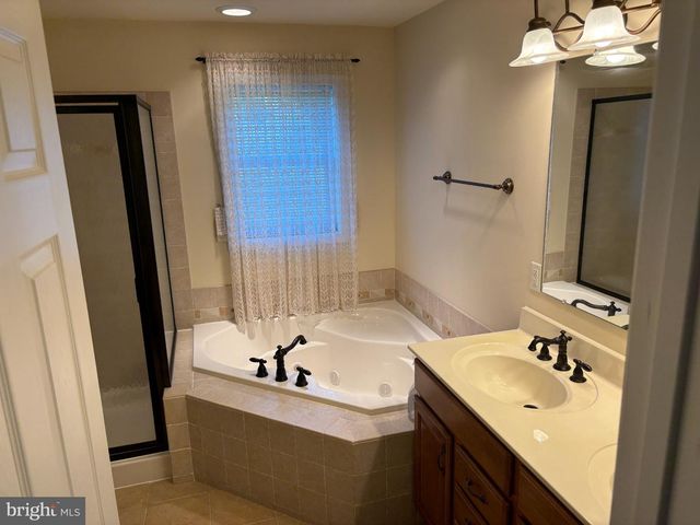 3929 TRAYER LN, Mechanicsburg, PA 17050