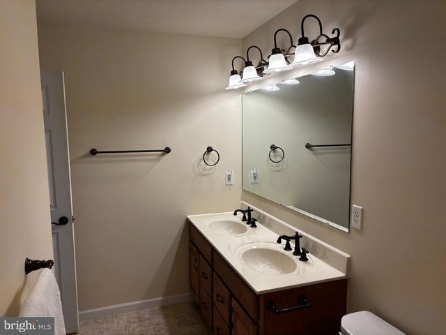 3929 TRAYER LN, Mechanicsburg, PA 17050