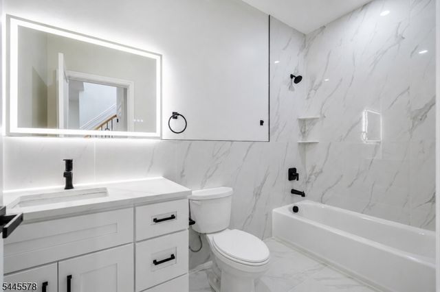 584 Plymouth Rd, Hillside Twp., NJ 07205